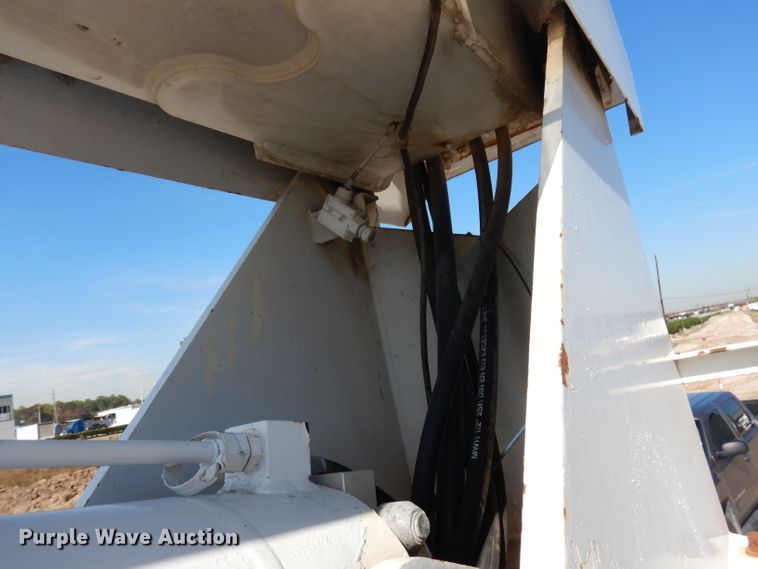 image for item DD3031 2004 Peterbilt 379 crane truck