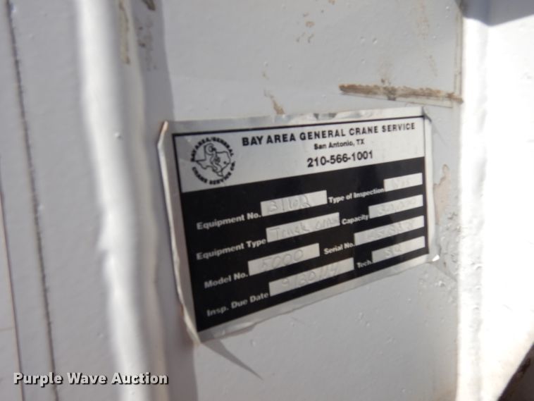 image for item DD3031 2004 Peterbilt 379 crane truck