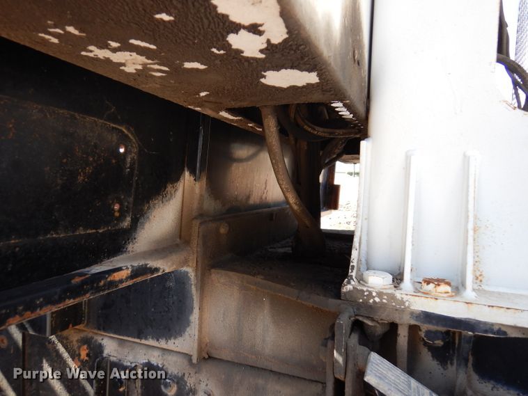 image for item DD3031 2004 Peterbilt 379 crane truck