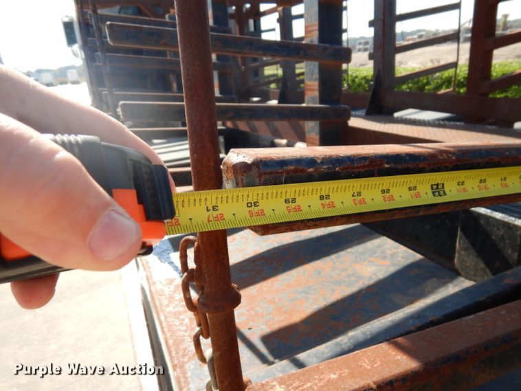 image for item DD3031 2004 Peterbilt 379 crane truck