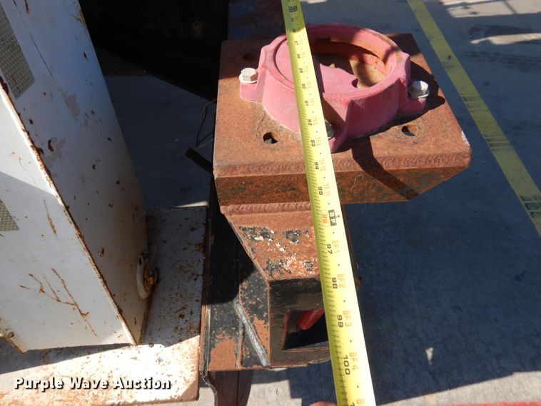 image for item DD3031 2004 Peterbilt 379 crane truck