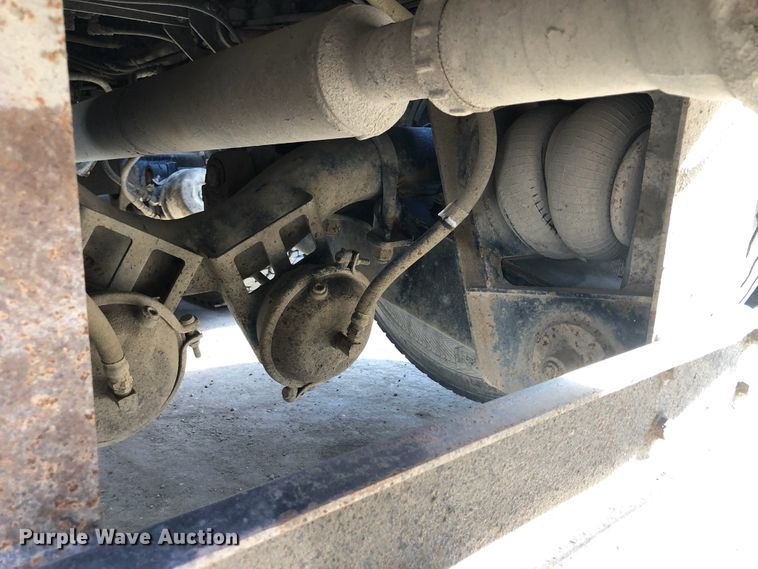 image for item DD3031 2004 Peterbilt 379 crane truck