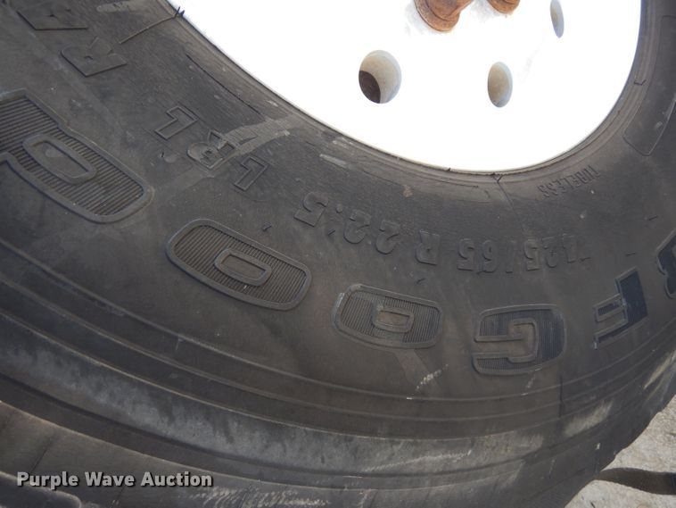 image for item DD3031 2004 Peterbilt 379 crane truck