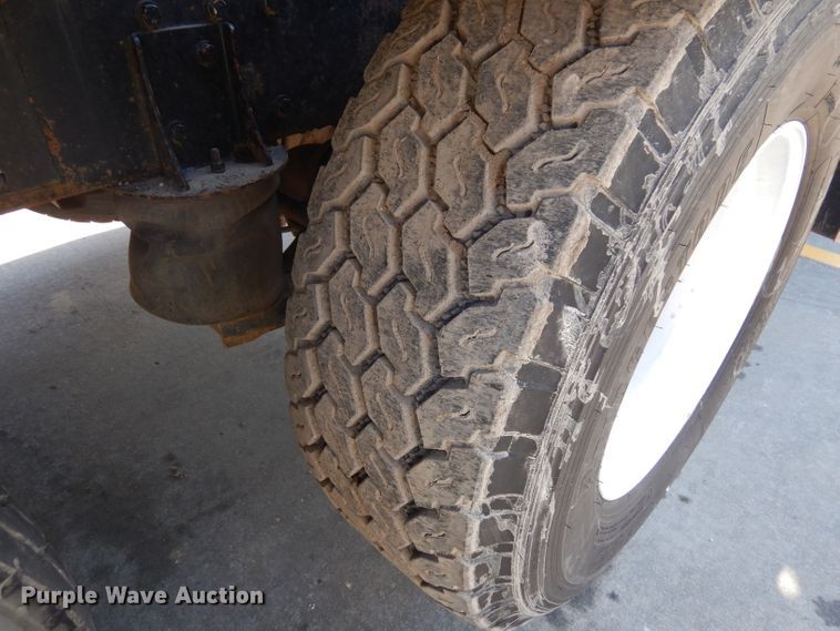 image for item DD3031 2004 Peterbilt 379 crane truck