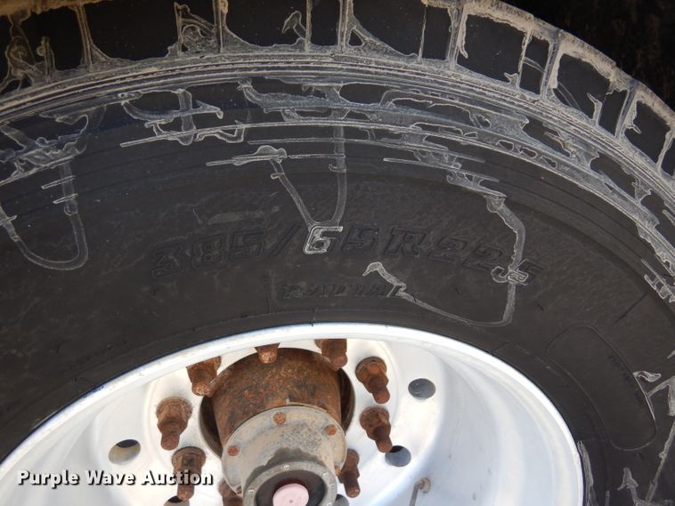 image for item DD3031 2004 Peterbilt 379 crane truck