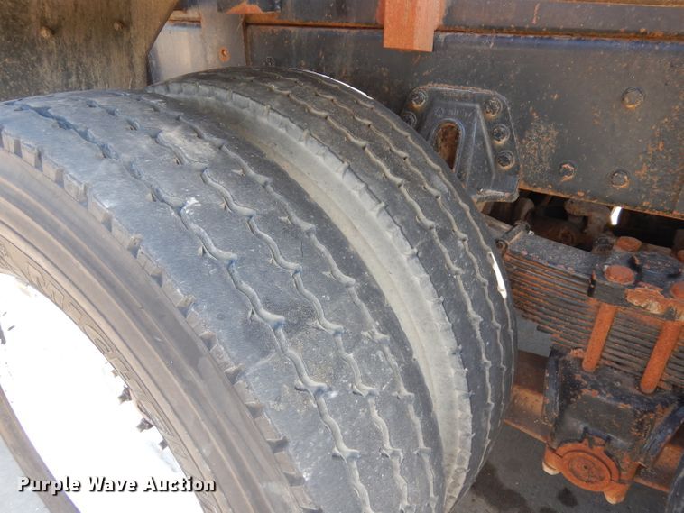 image for item DD3031 2004 Peterbilt 379 crane truck