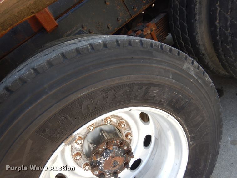 image for item DD3031 2004 Peterbilt 379 crane truck