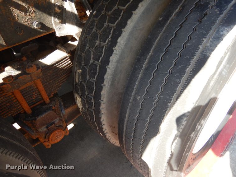 image for item DD3031 2004 Peterbilt 379 crane truck