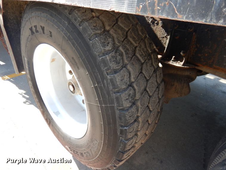 image for item DD3031 2004 Peterbilt 379 crane truck