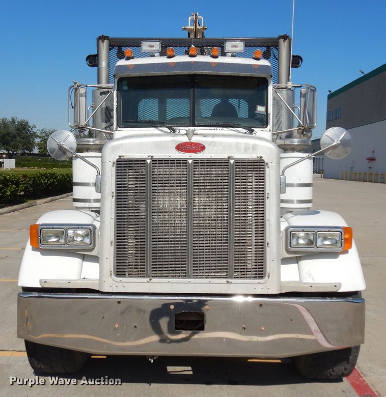 image for item DD3032 2003 Peterbilt 379 crane truck