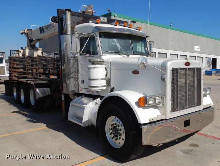 image for item DD3032 2003 Peterbilt 379 crane truck