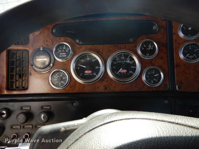 image for item DD3032 2003 Peterbilt 379 crane truck