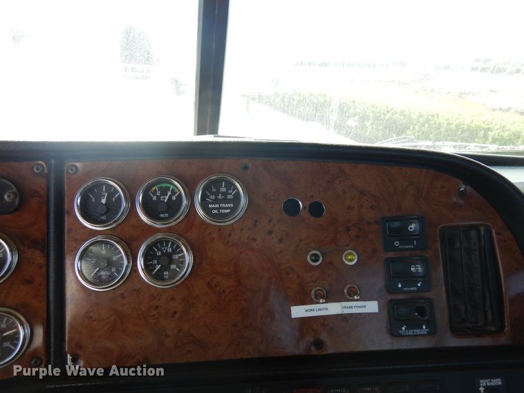 image for item DD3032 2003 Peterbilt 379 crane truck