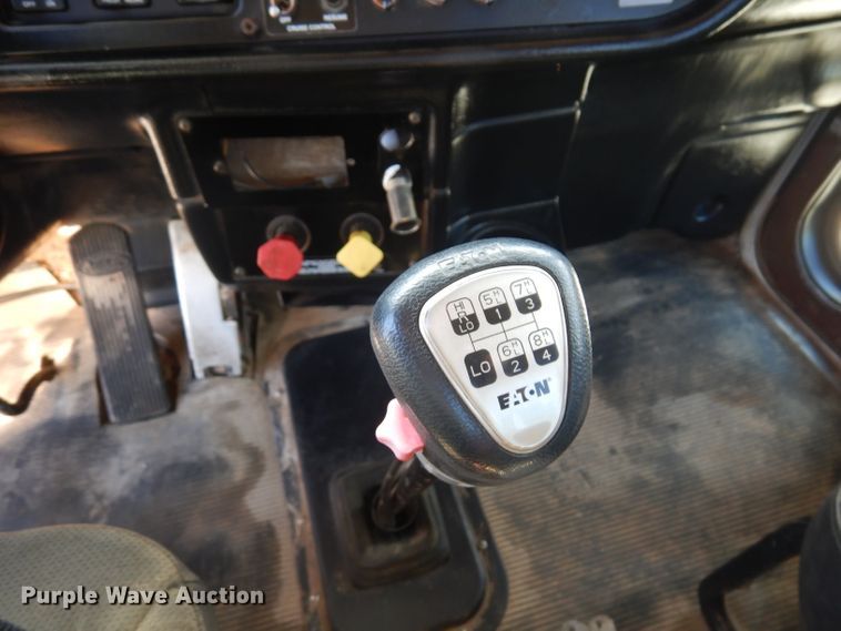 image for item DD3032 2003 Peterbilt 379 crane truck