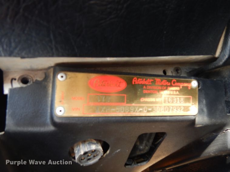 image for item DD3032 2003 Peterbilt 379 crane truck