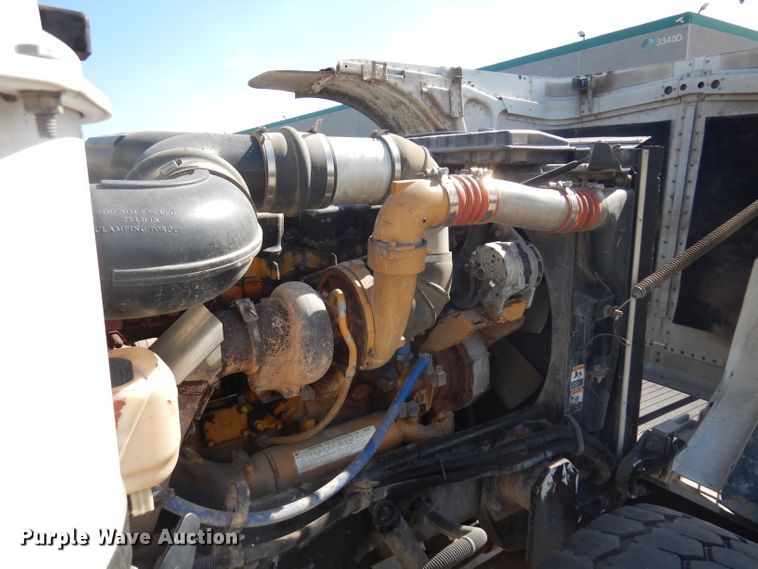 image for item DD3032 2003 Peterbilt 379 crane truck