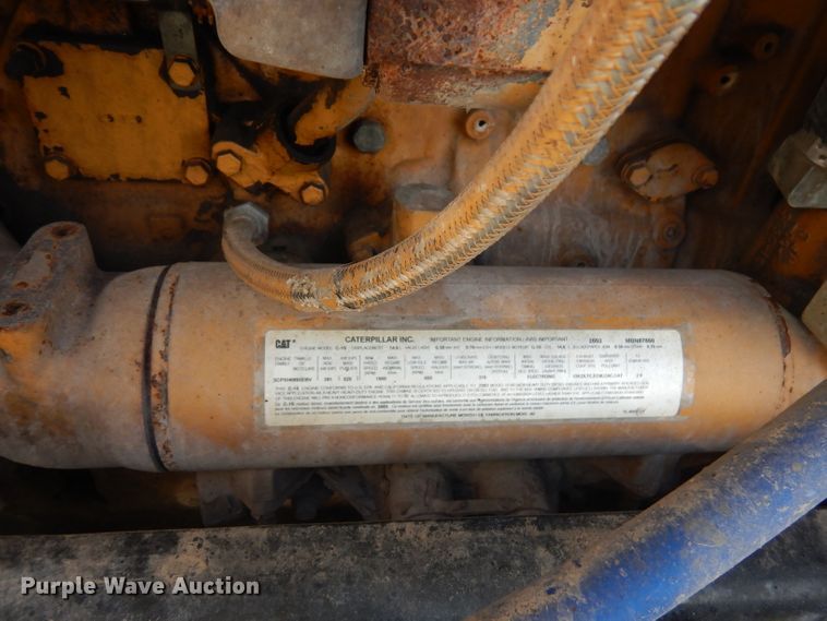 image for item DD3032 2003 Peterbilt 379 crane truck