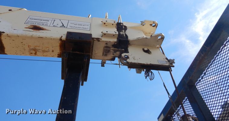 image for item DD3032 2003 Peterbilt 379 crane truck