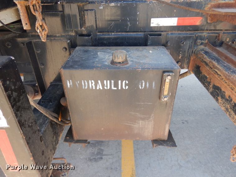 image for item DD3032 2003 Peterbilt 379 crane truck