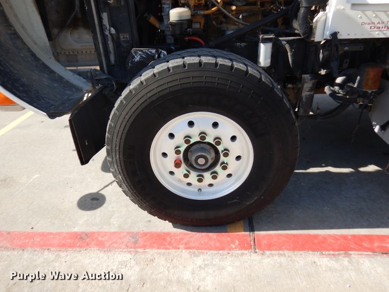 image for item DD3032 2003 Peterbilt 379 crane truck