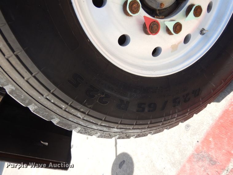 image for item DD3032 2003 Peterbilt 379 crane truck