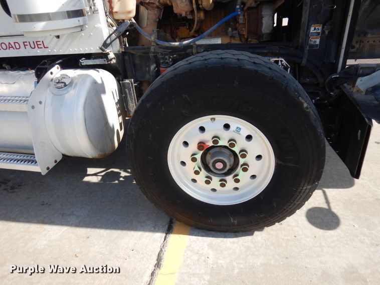 image for item DD3032 2003 Peterbilt 379 crane truck