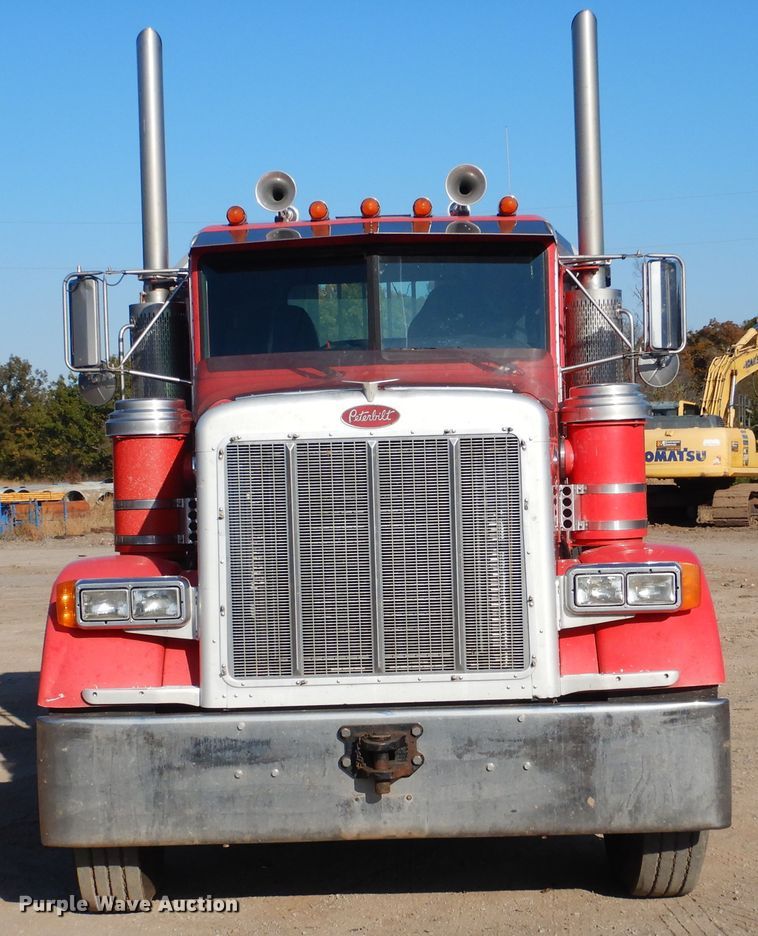 image for item DE4031 2002 Peterbilt 379 semi truck