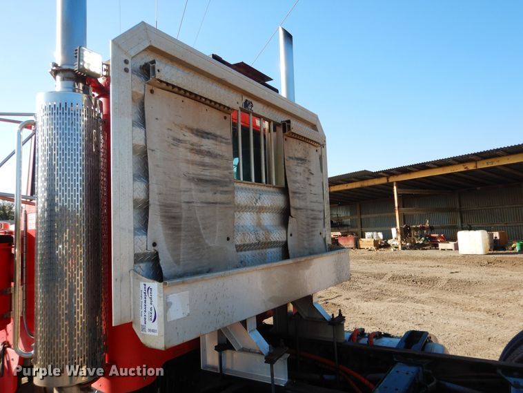 image for item DE4031 2002 Peterbilt 379 semi truck
