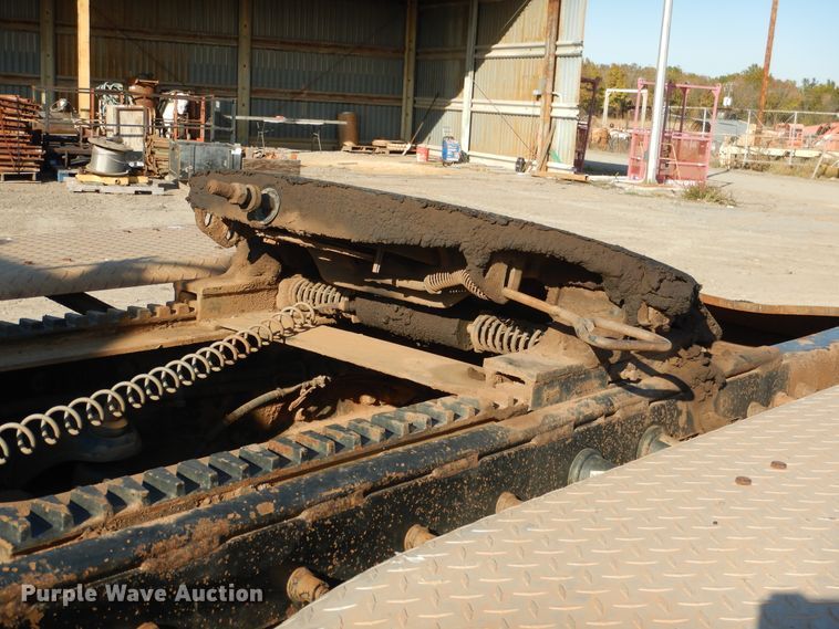 image for item DE4031 2002 Peterbilt 379 semi truck