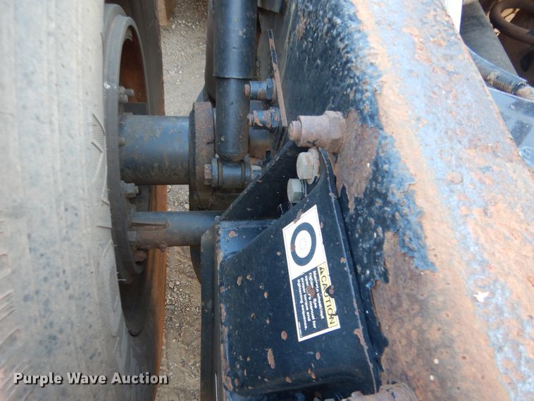 image for item DE4031 2002 Peterbilt 379 semi truck