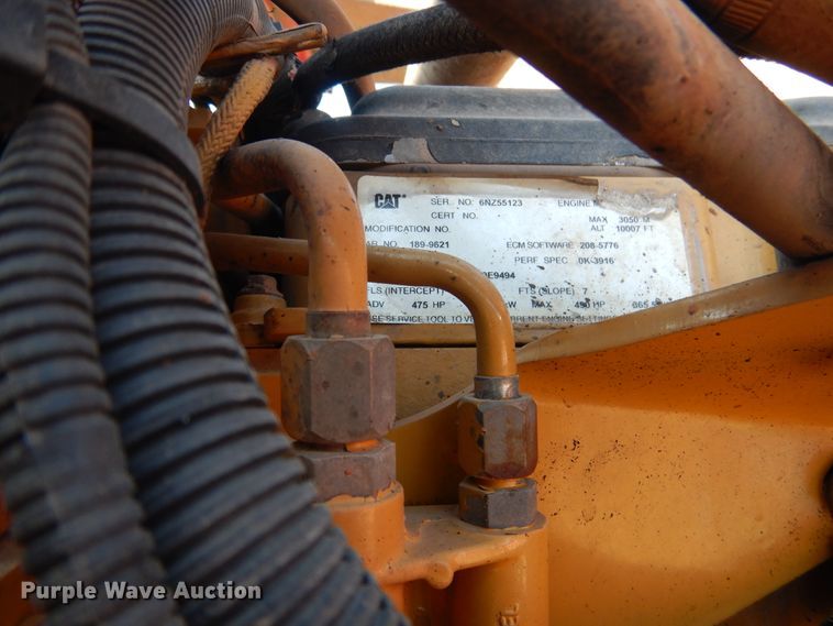 image for item DE4031 2002 Peterbilt 379 semi truck