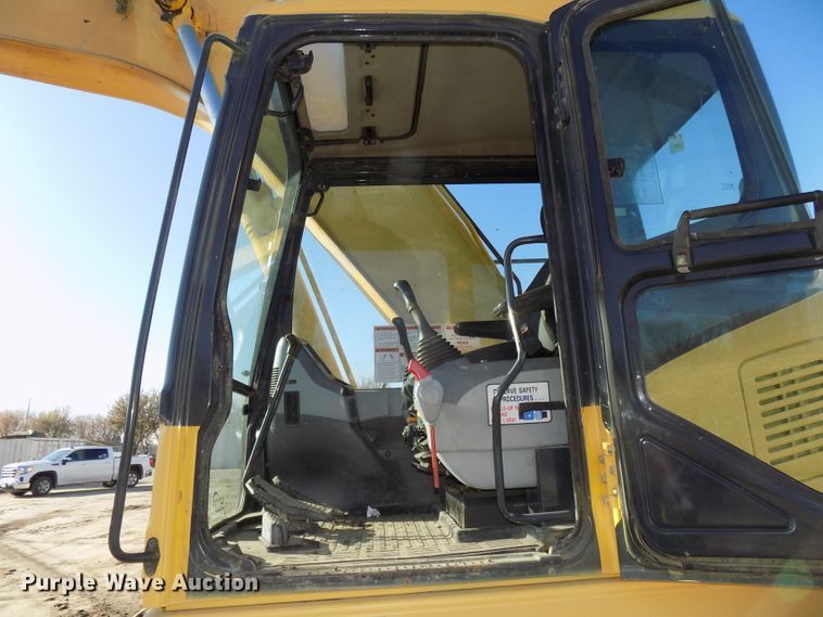 image for item DG2487 2004 Komatsu PC220LC-7 excavator