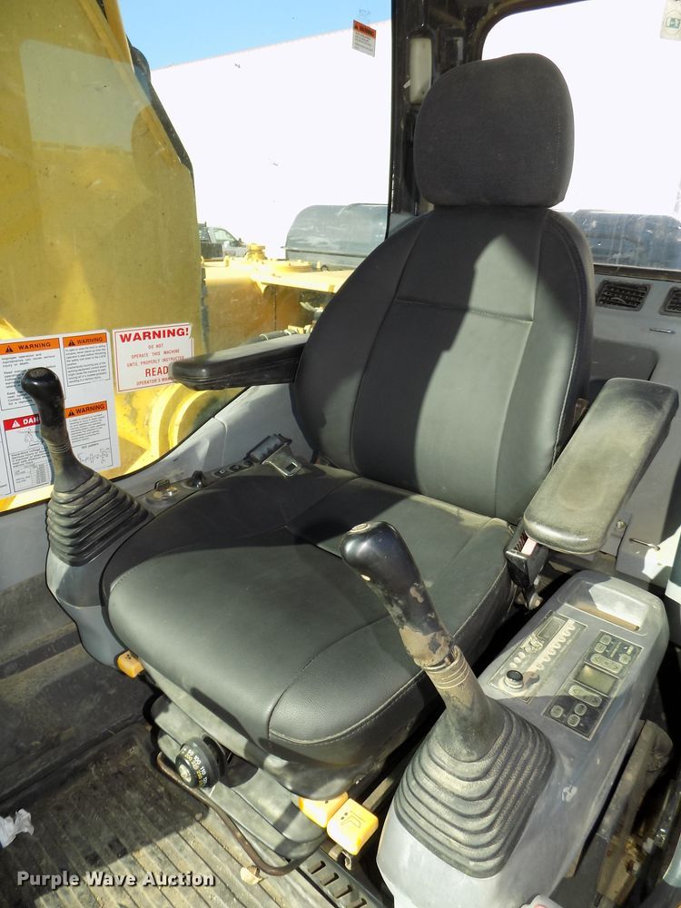 image for item DG2487 2004 Komatsu PC220LC-7 excavator