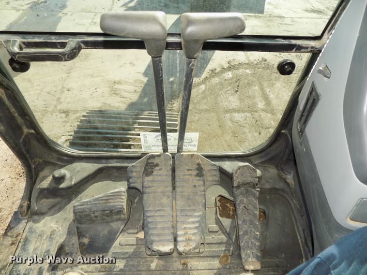 image for item DG2487 2004 Komatsu PC220LC-7 excavator