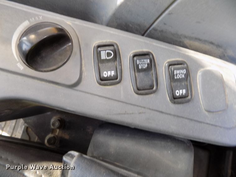 image for item DG2487 2004 Komatsu PC220LC-7 excavator