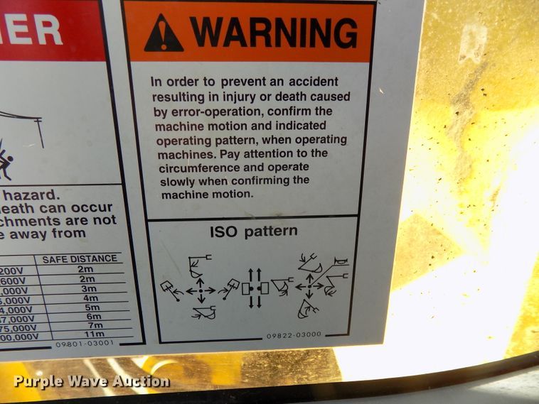 image for item DG2487 2004 Komatsu PC220LC-7 excavator
