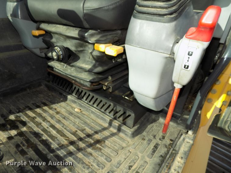 image for item DG2487 2004 Komatsu PC220LC-7 excavator