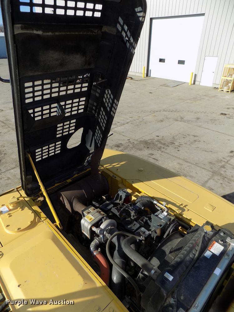 image for item DG2487 2004 Komatsu PC220LC-7 excavator