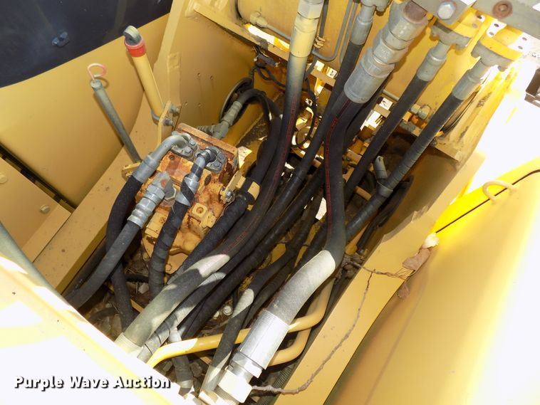 image for item DG2487 2004 Komatsu PC220LC-7 excavator