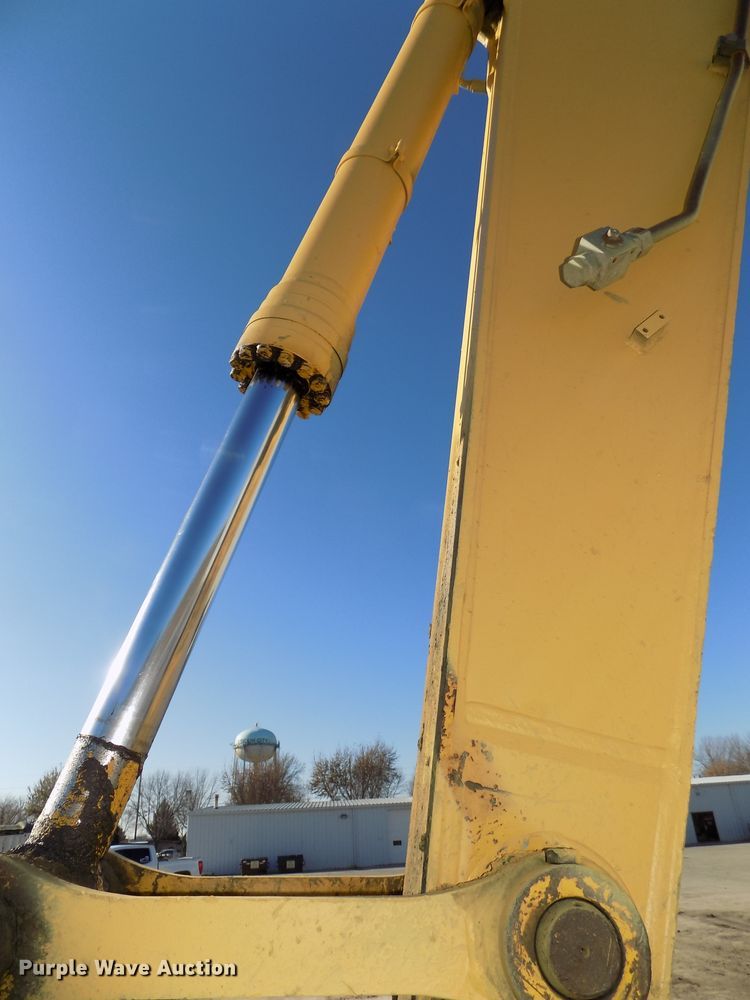 image for item DG2487 2004 Komatsu PC220LC-7 excavator