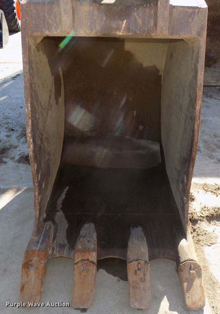 image for item DG2487 2004 Komatsu PC220LC-7 excavator