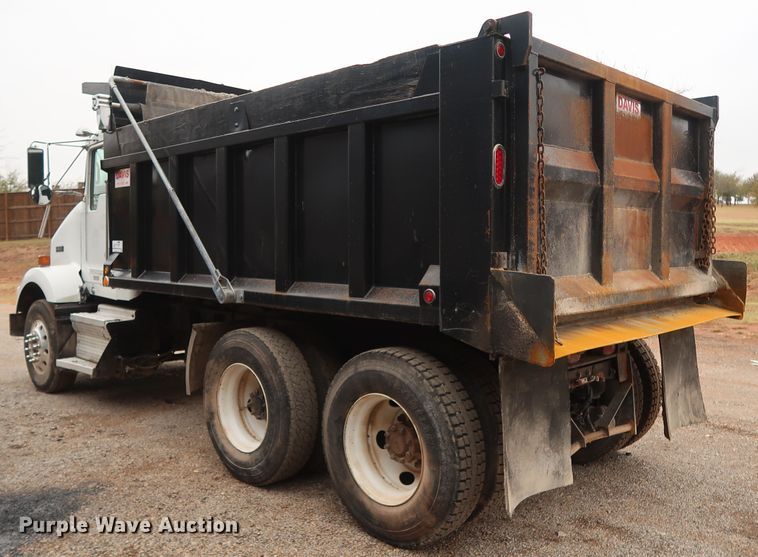 image for item DG4233 2007 Kenworth T800 dump truck