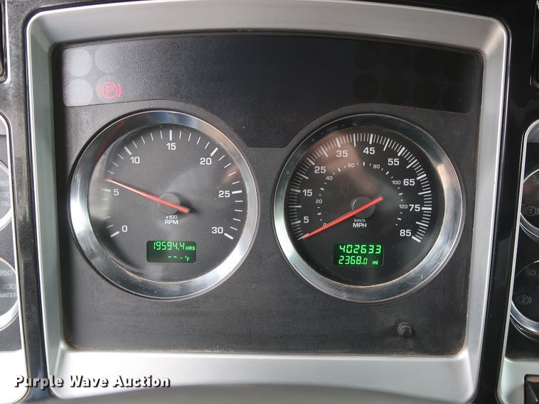 image for item DG4233 2007 Kenworth T800 dump truck