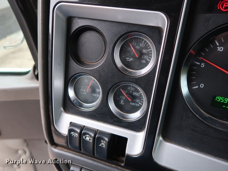 image for item DG4233 2007 Kenworth T800 dump truck