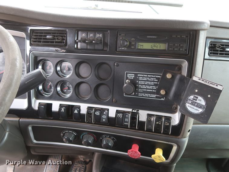 image for item DG4233 2007 Kenworth T800 dump truck