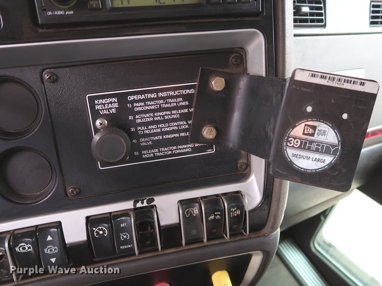 image for item DG4233 2007 Kenworth T800 dump truck