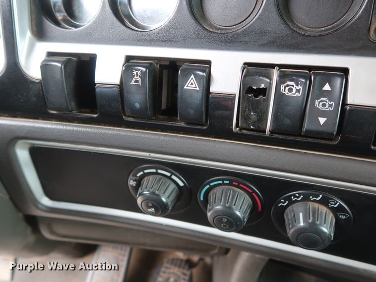 image for item DG4233 2007 Kenworth T800 dump truck