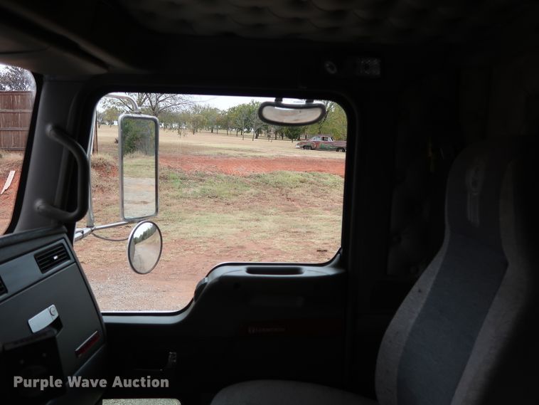 image for item DG4233 2007 Kenworth T800 dump truck