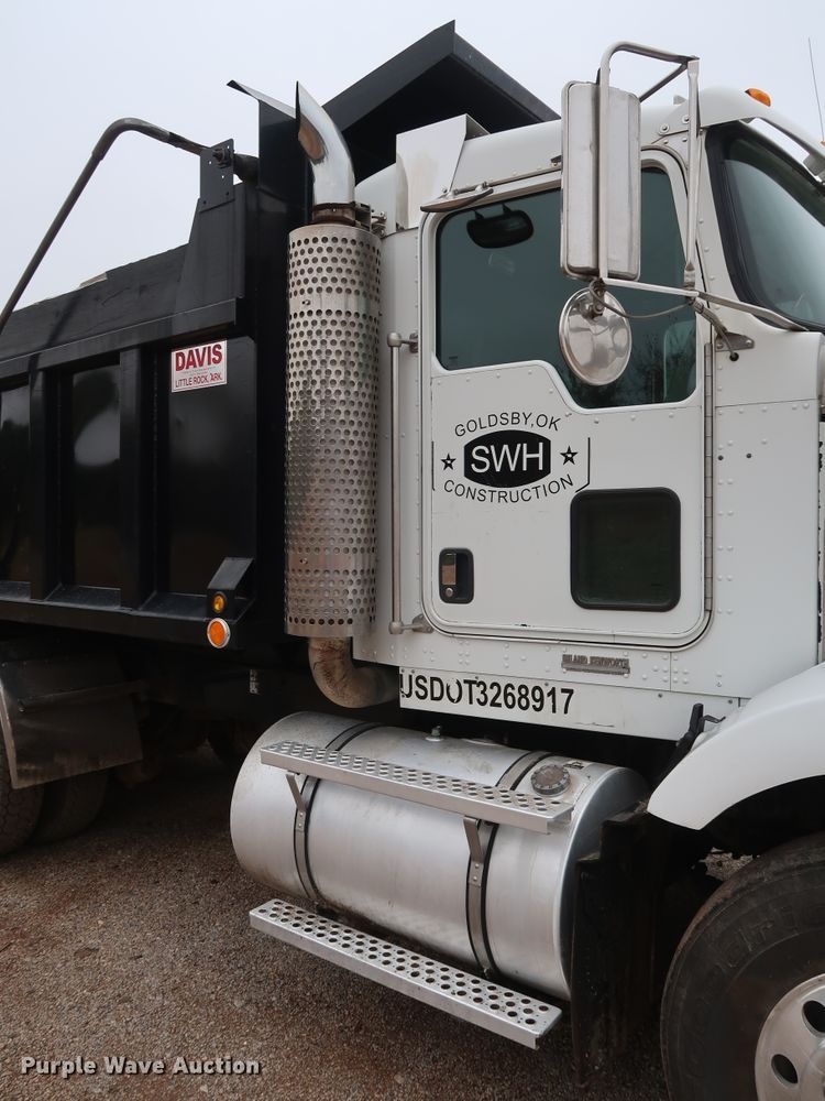 image for item DG4233 2007 Kenworth T800 dump truck