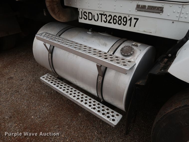 image for item DG4233 2007 Kenworth T800 dump truck